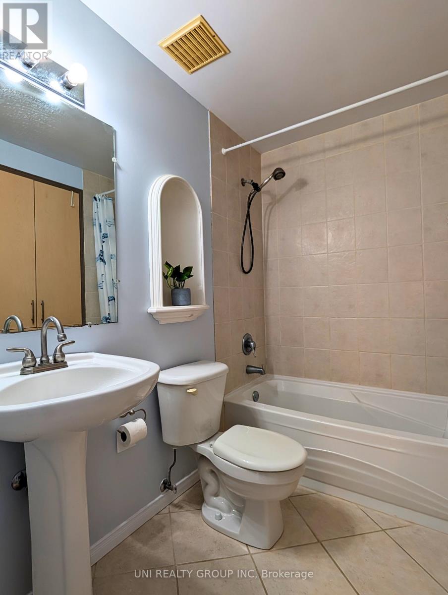 120 Castlegreen Private