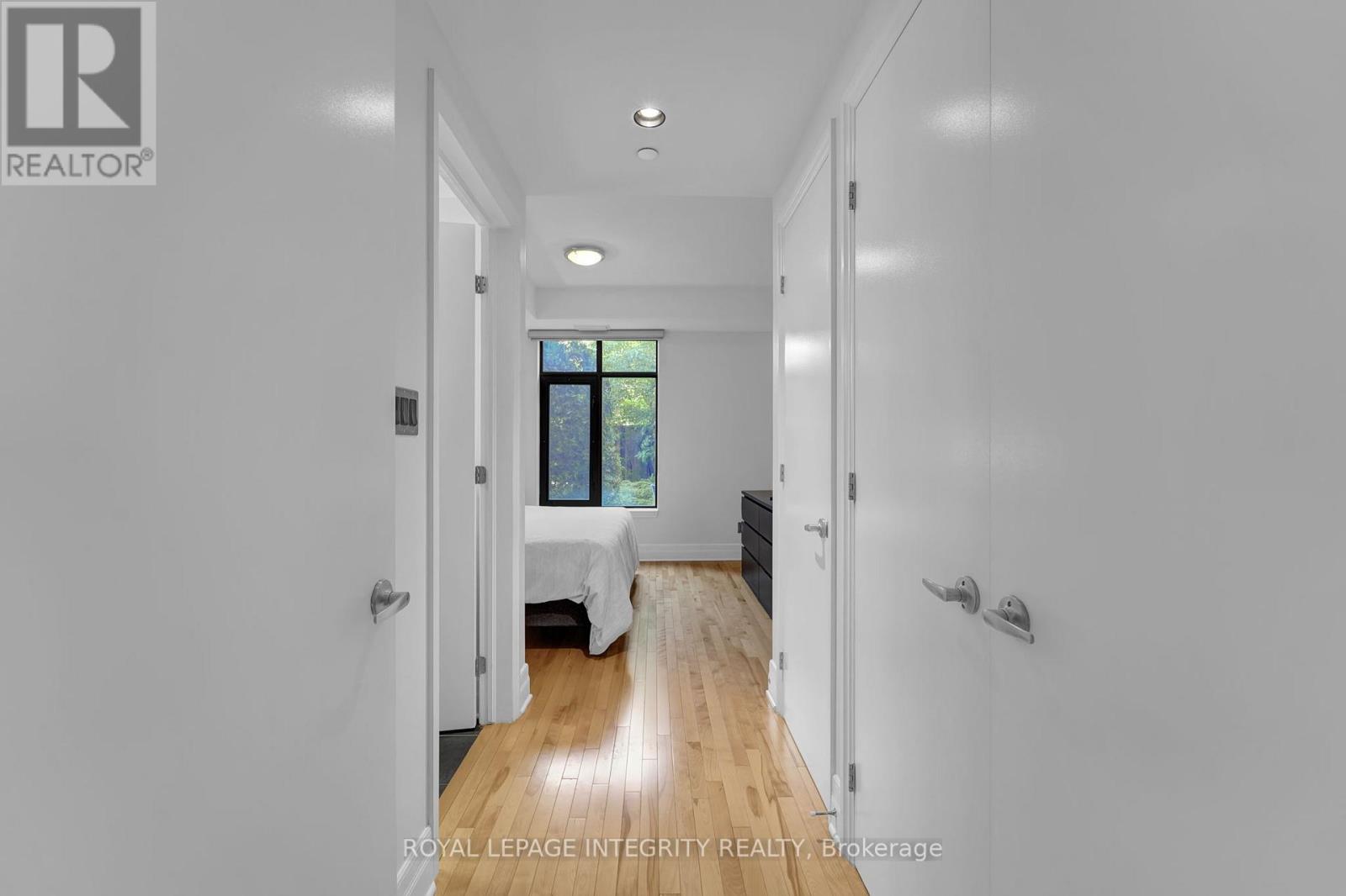 114 - 808 Bronson Avenue