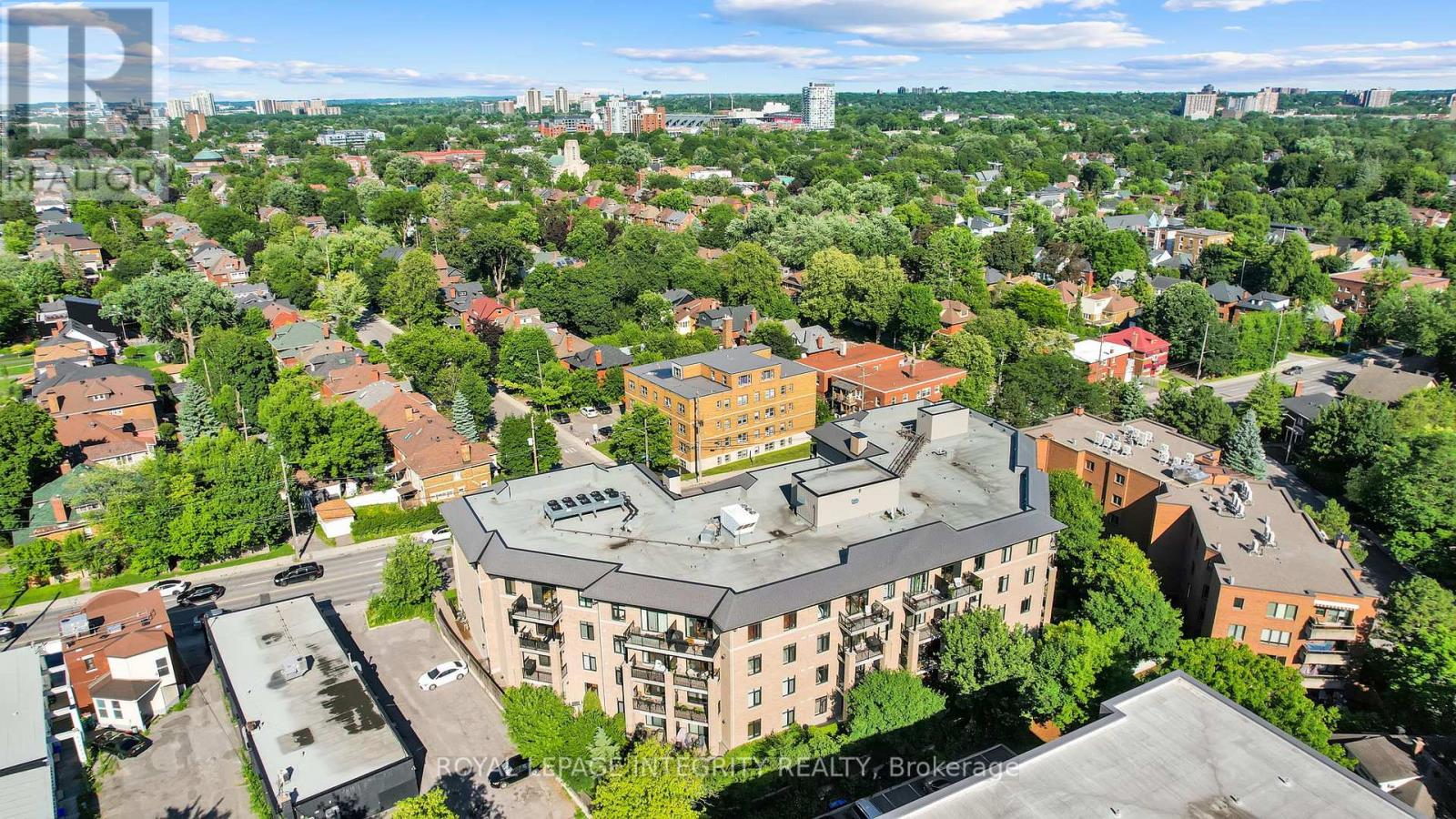 114 - 808 Bronson Avenue