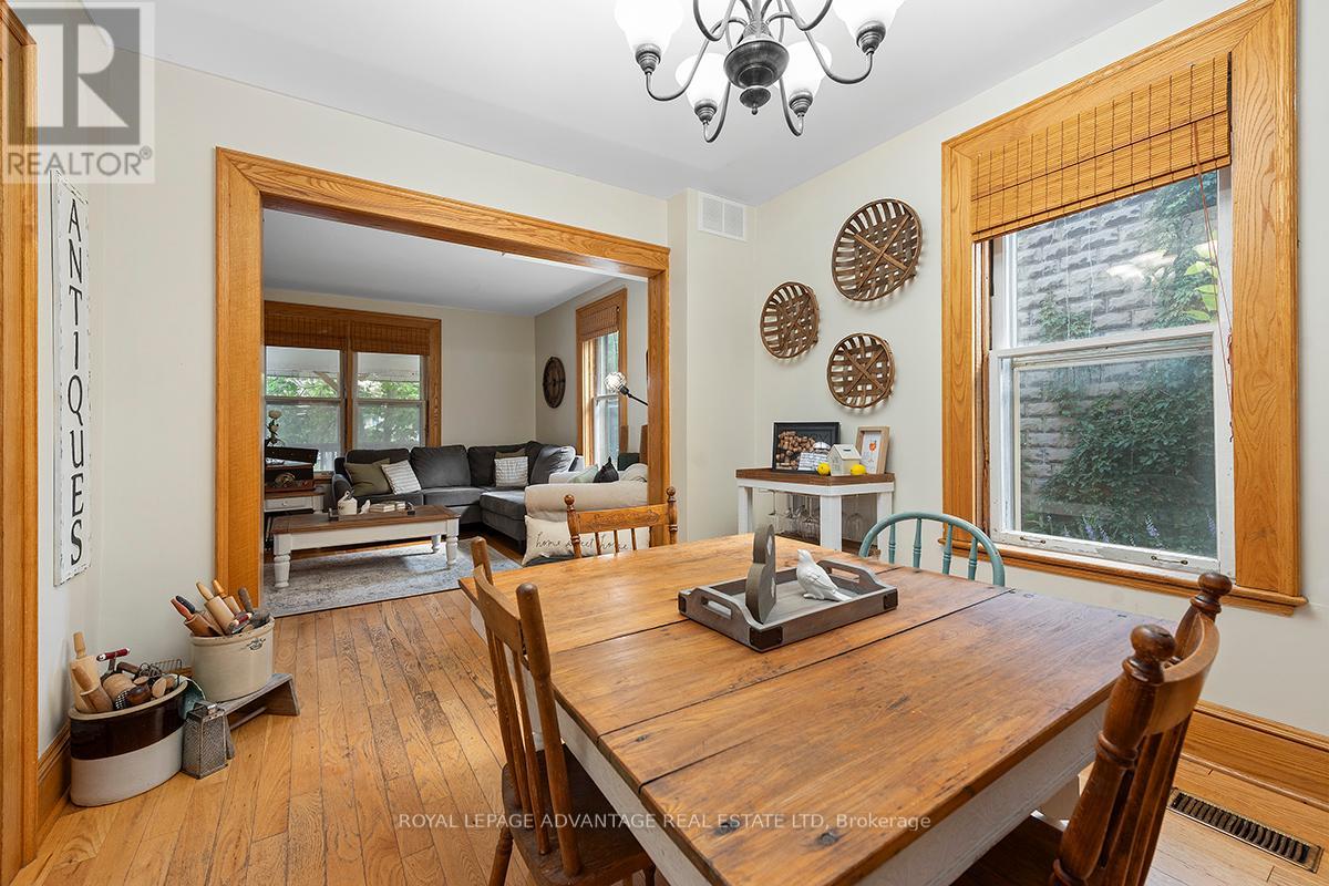 6 Foster Avenue