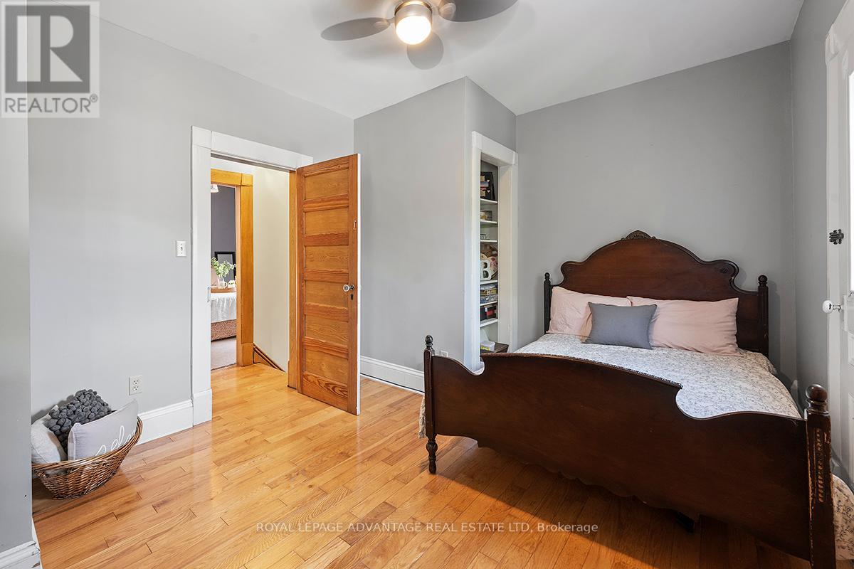 6 Foster Avenue