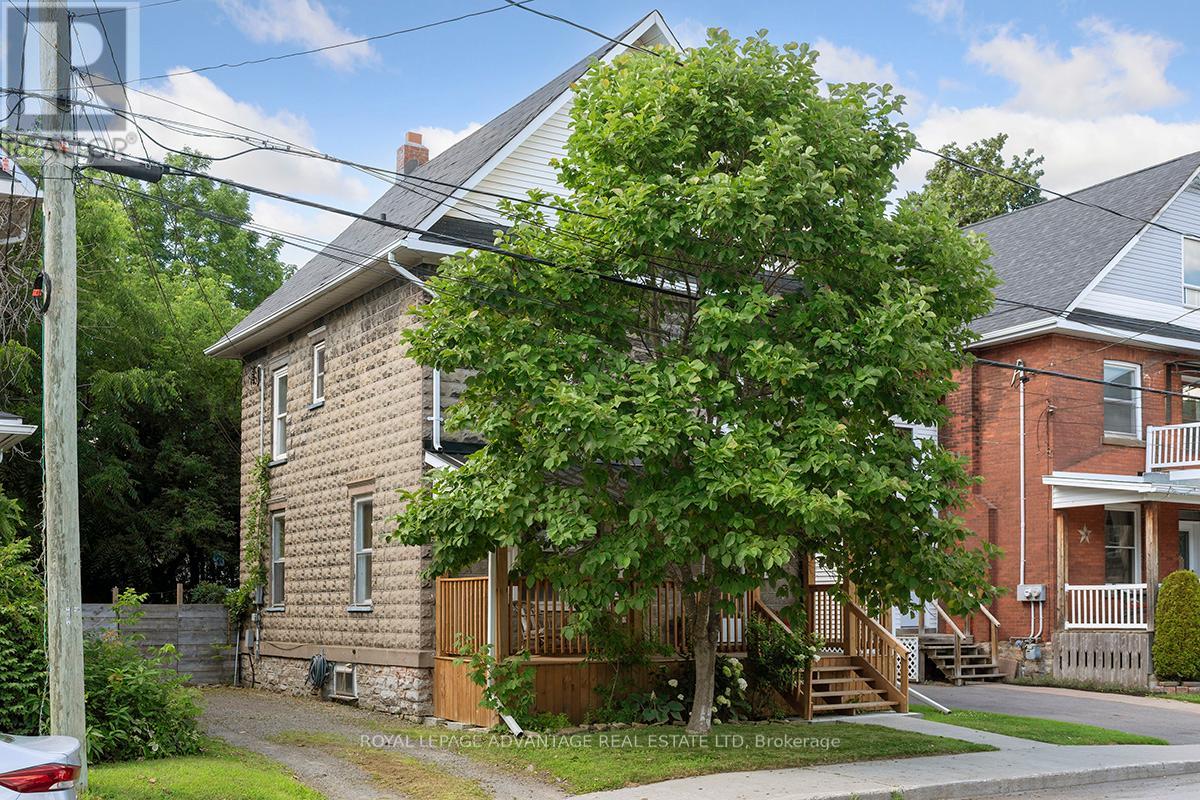 6 Foster Avenue