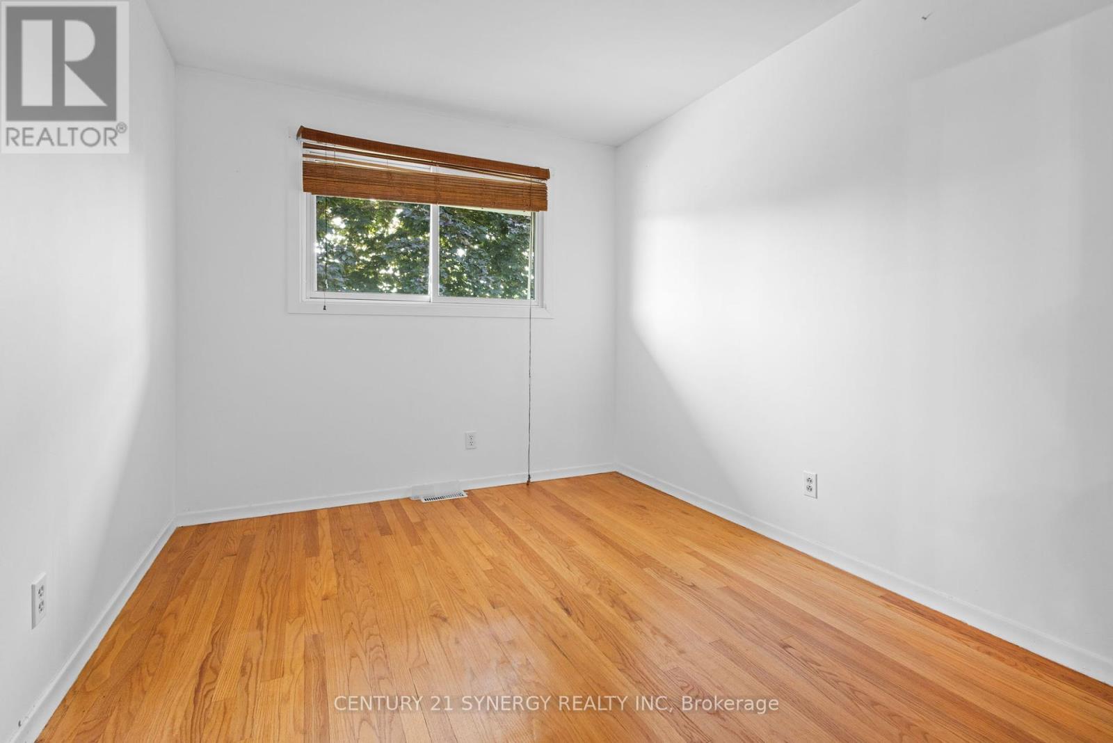 20 Parkside Crescent