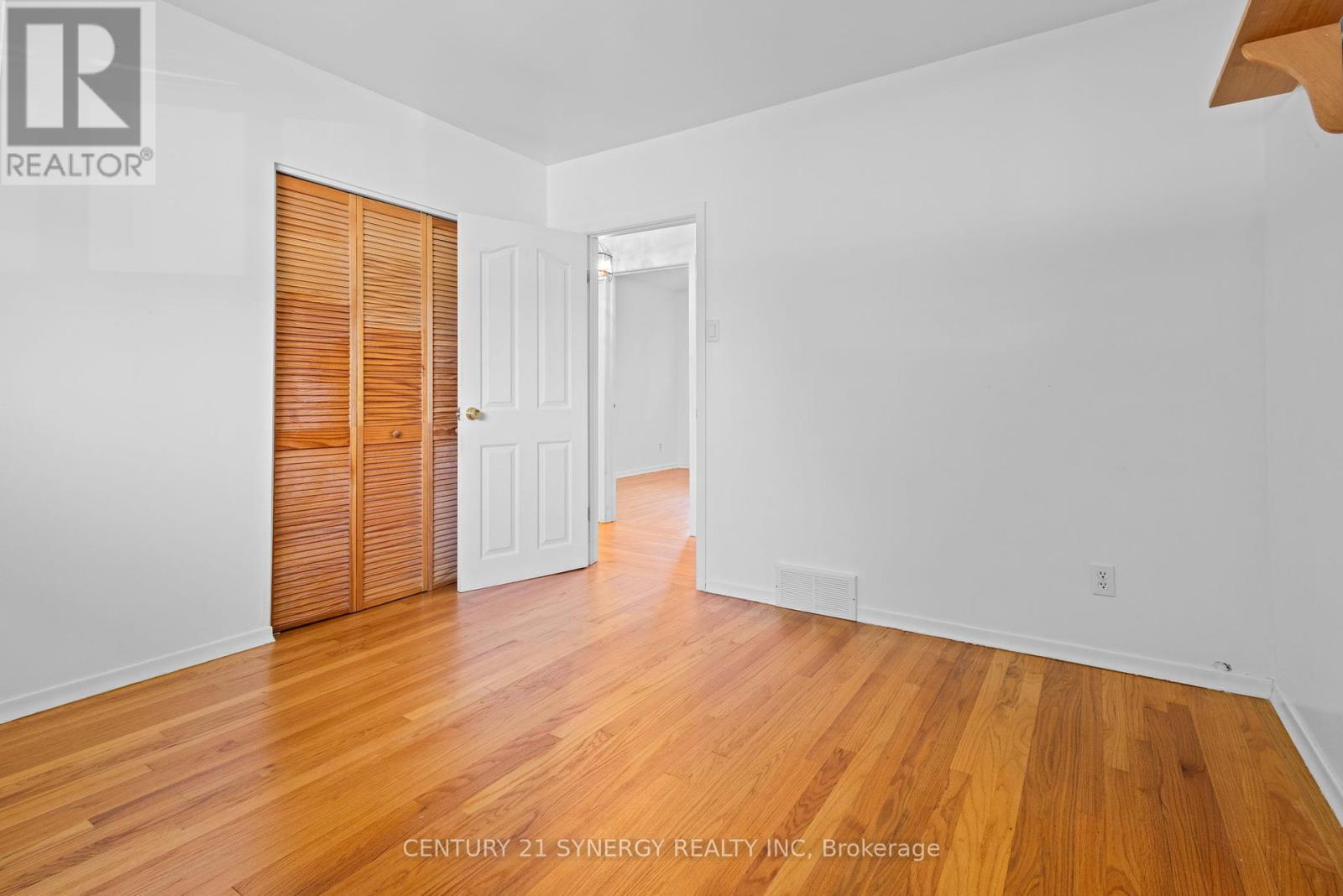 20 Parkside Crescent