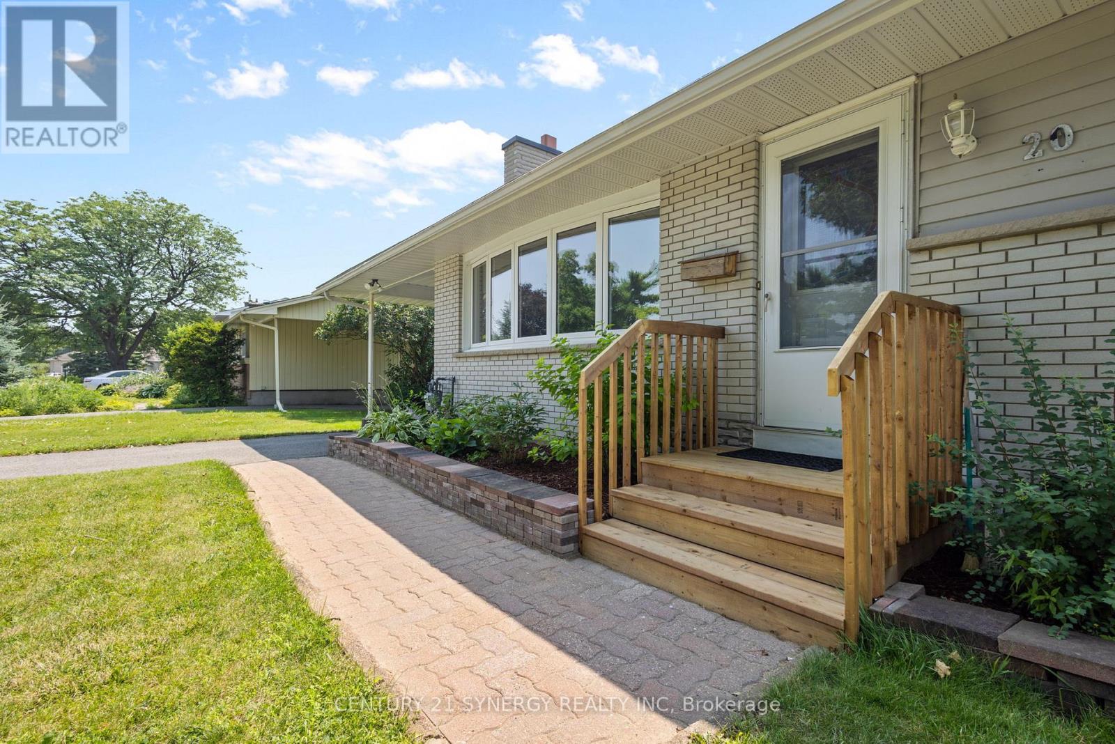 20 Parkside Crescent
