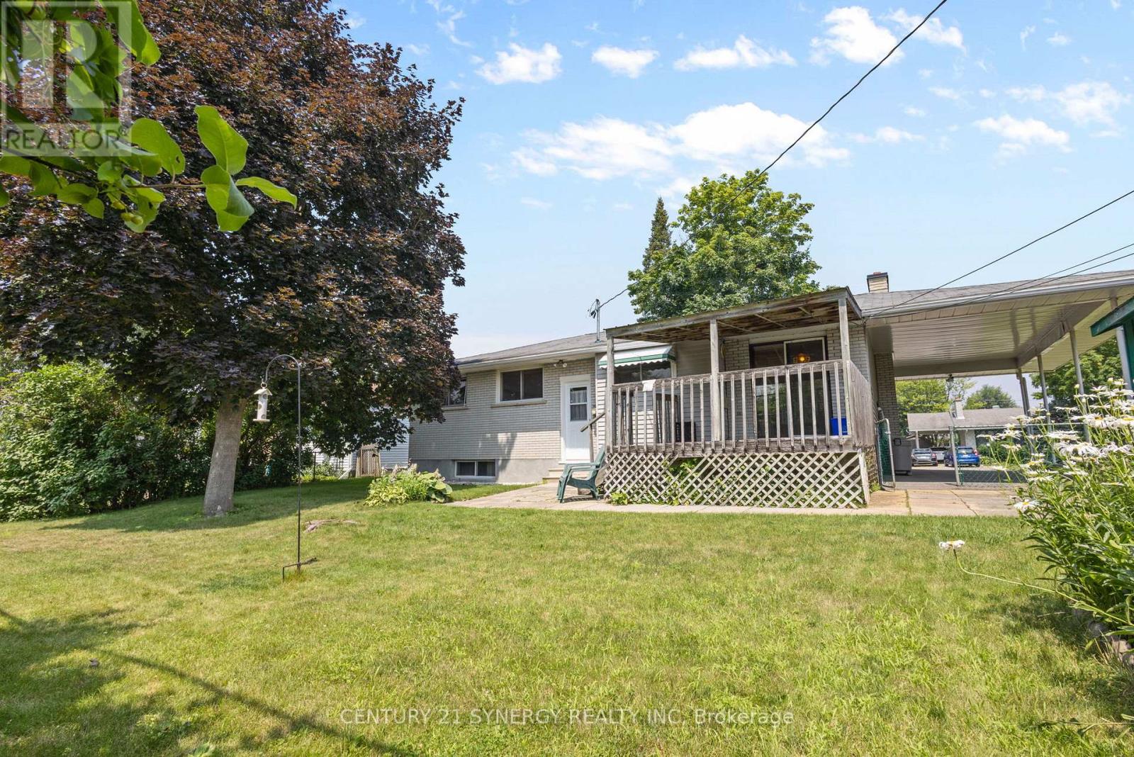 20 Parkside Crescent