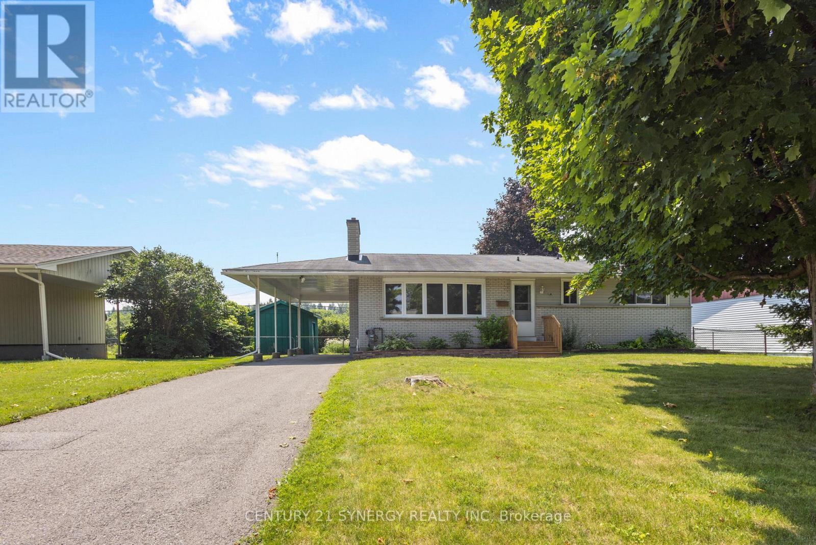 20 Parkside Crescent