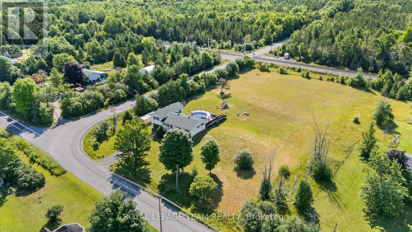 590 Scotch Line Road W