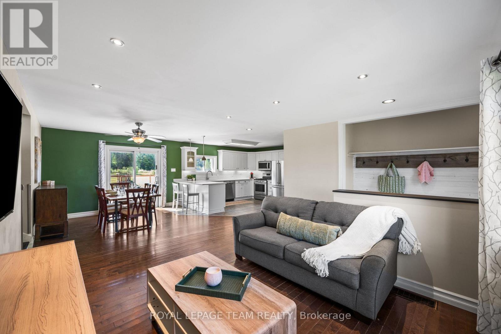 590 Scotch Line Road W
