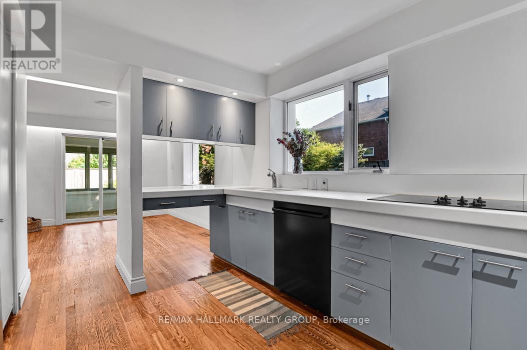 33 Rockcliffe Way