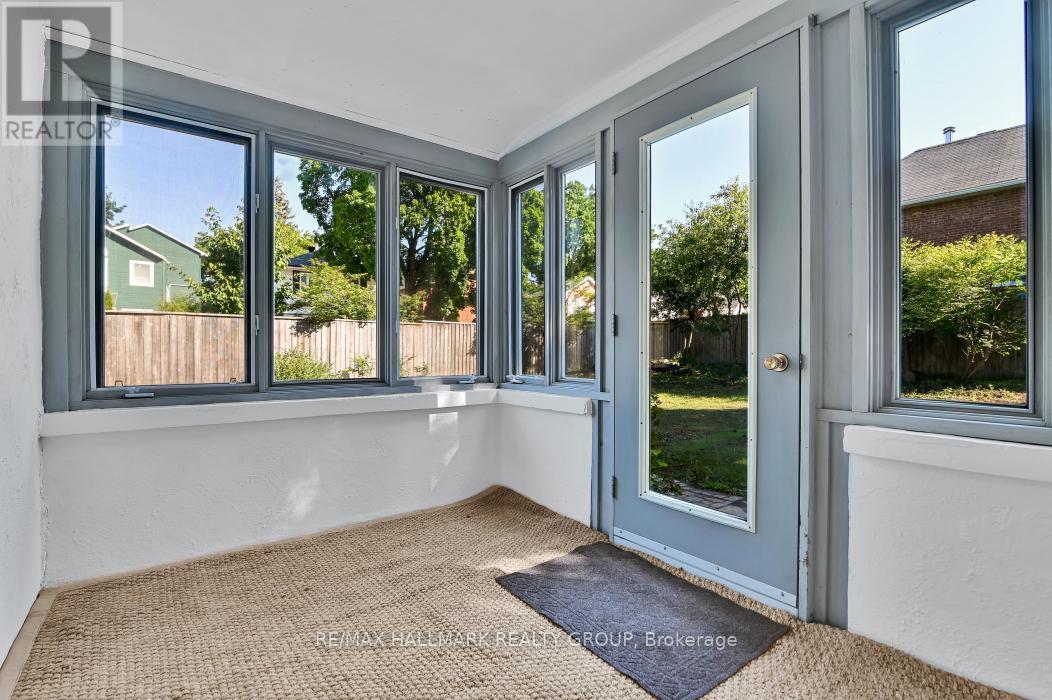 33 Rockcliffe Way