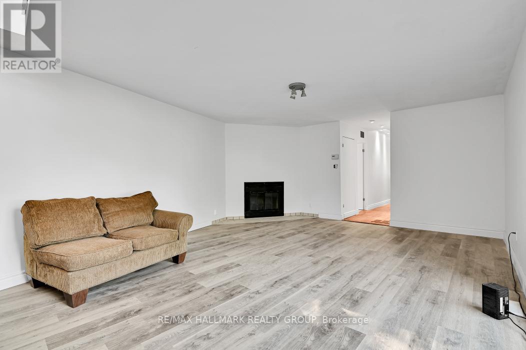33 Rockcliffe Way