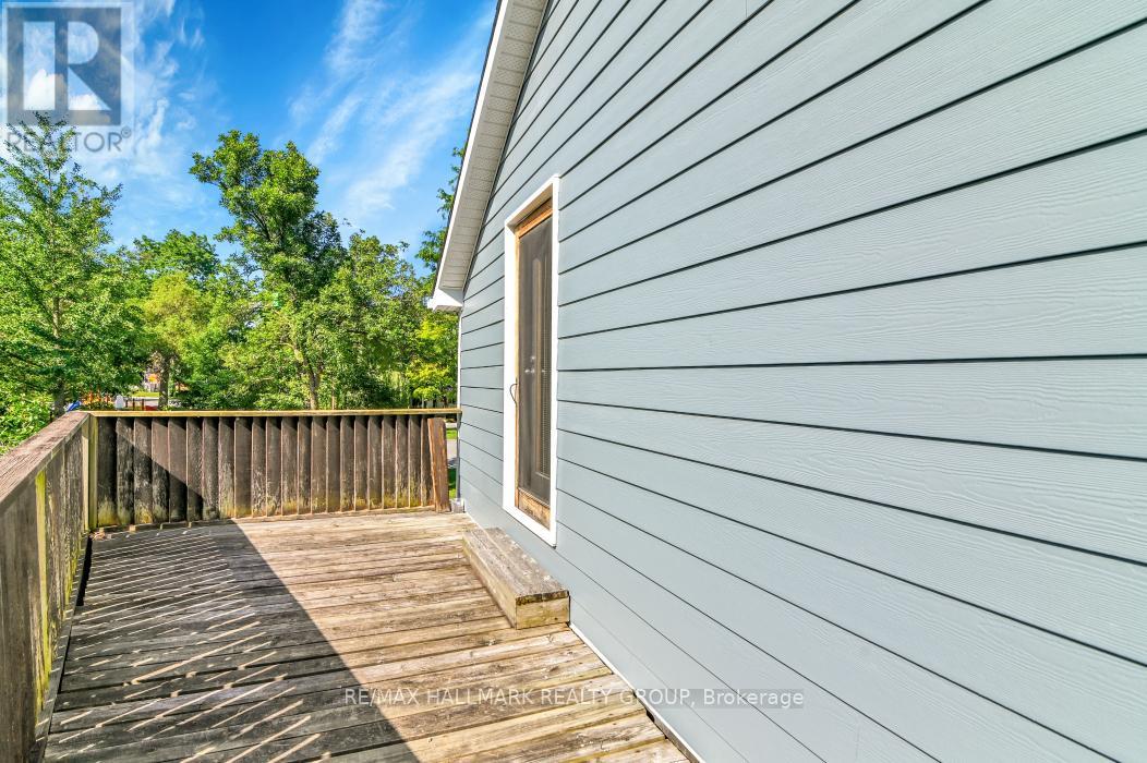 33 Rockcliffe Way