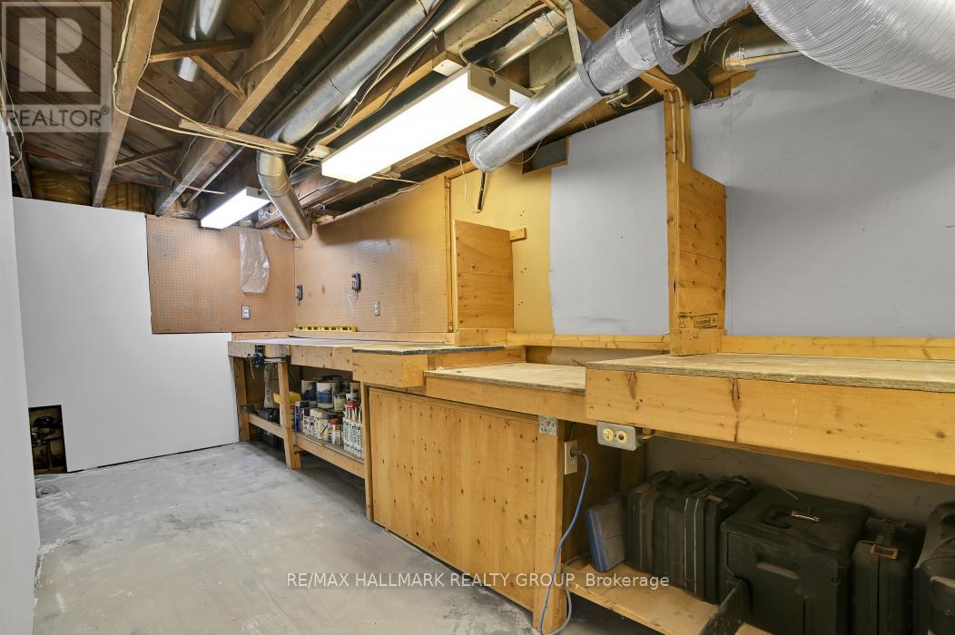 33 Rockcliffe Way