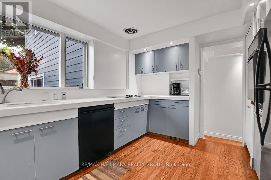 33 Rockcliffe Way