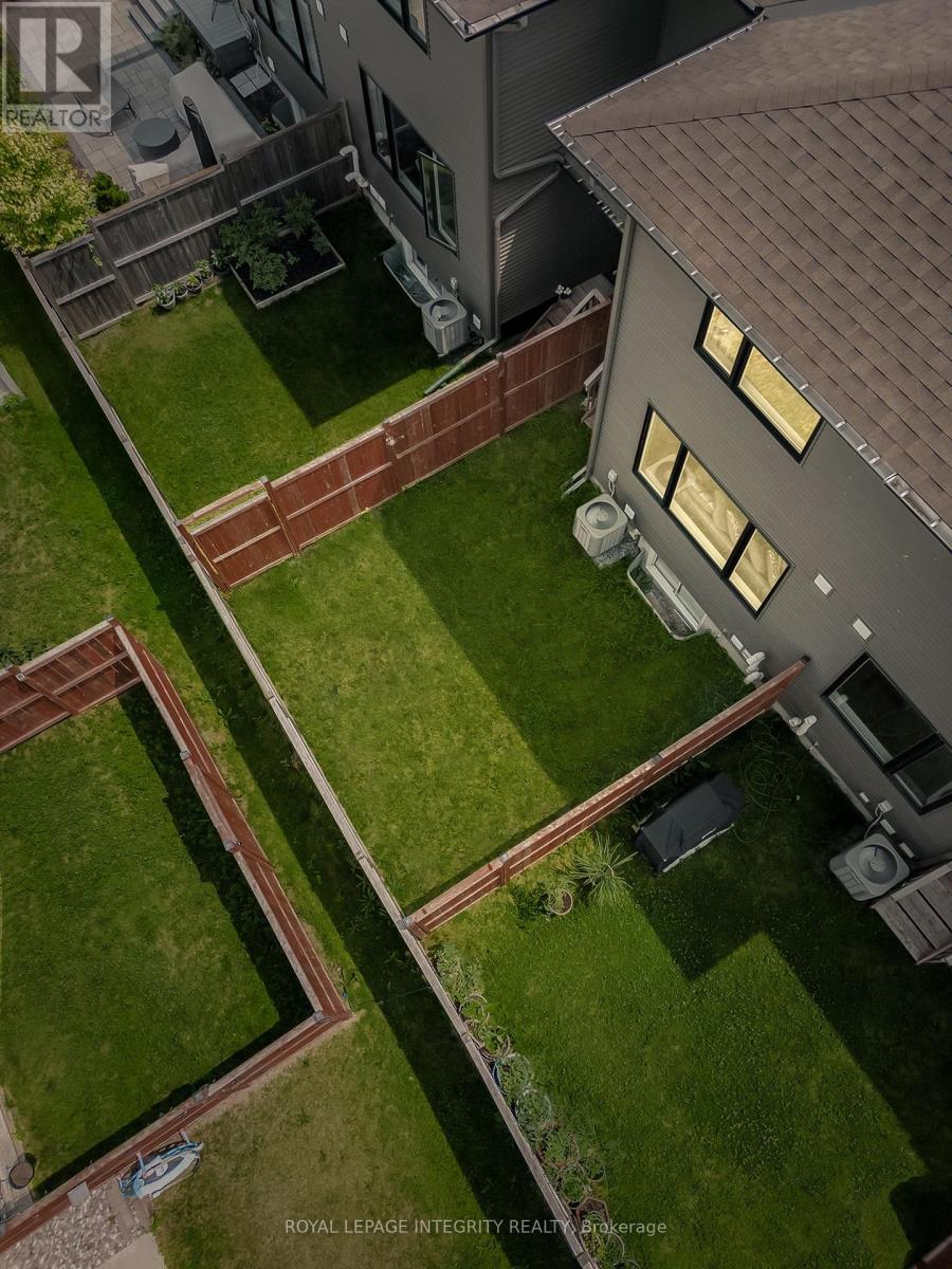 14 Hackney Private