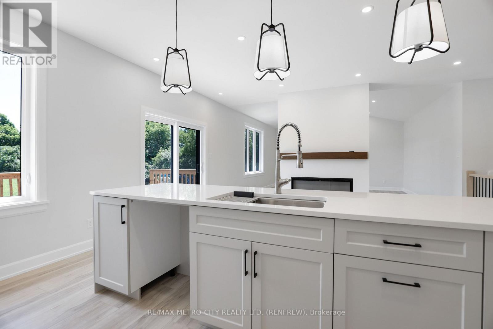 27 Tinswood Road