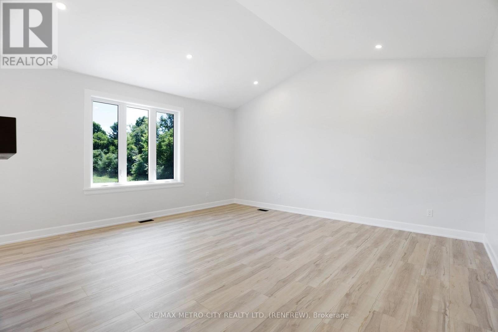 27 Tinswood Road