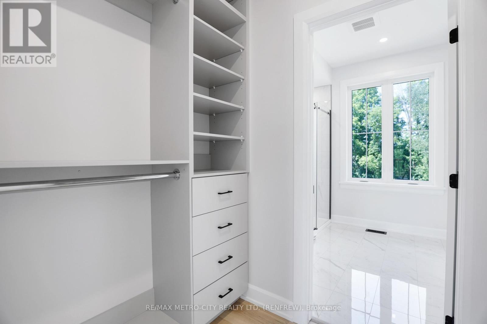 27 Tinswood Road