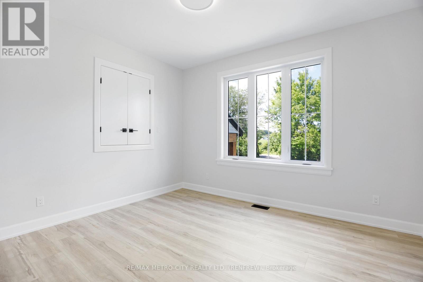27 Tinswood Road