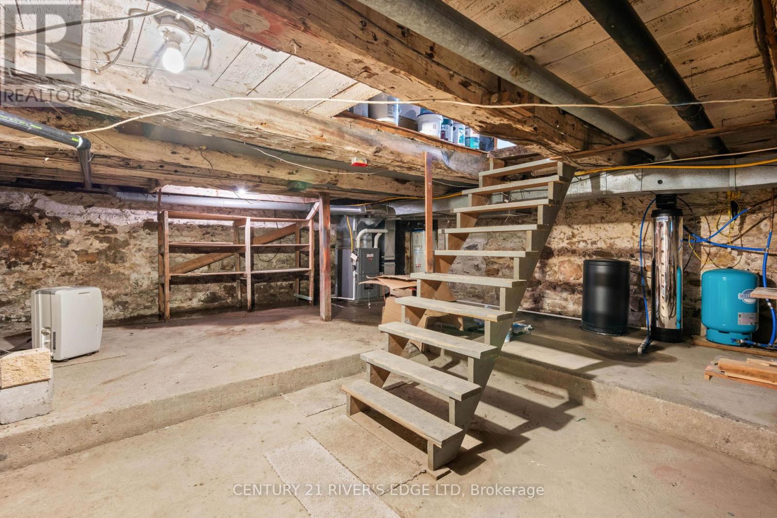 12084 Lakeshore Drive