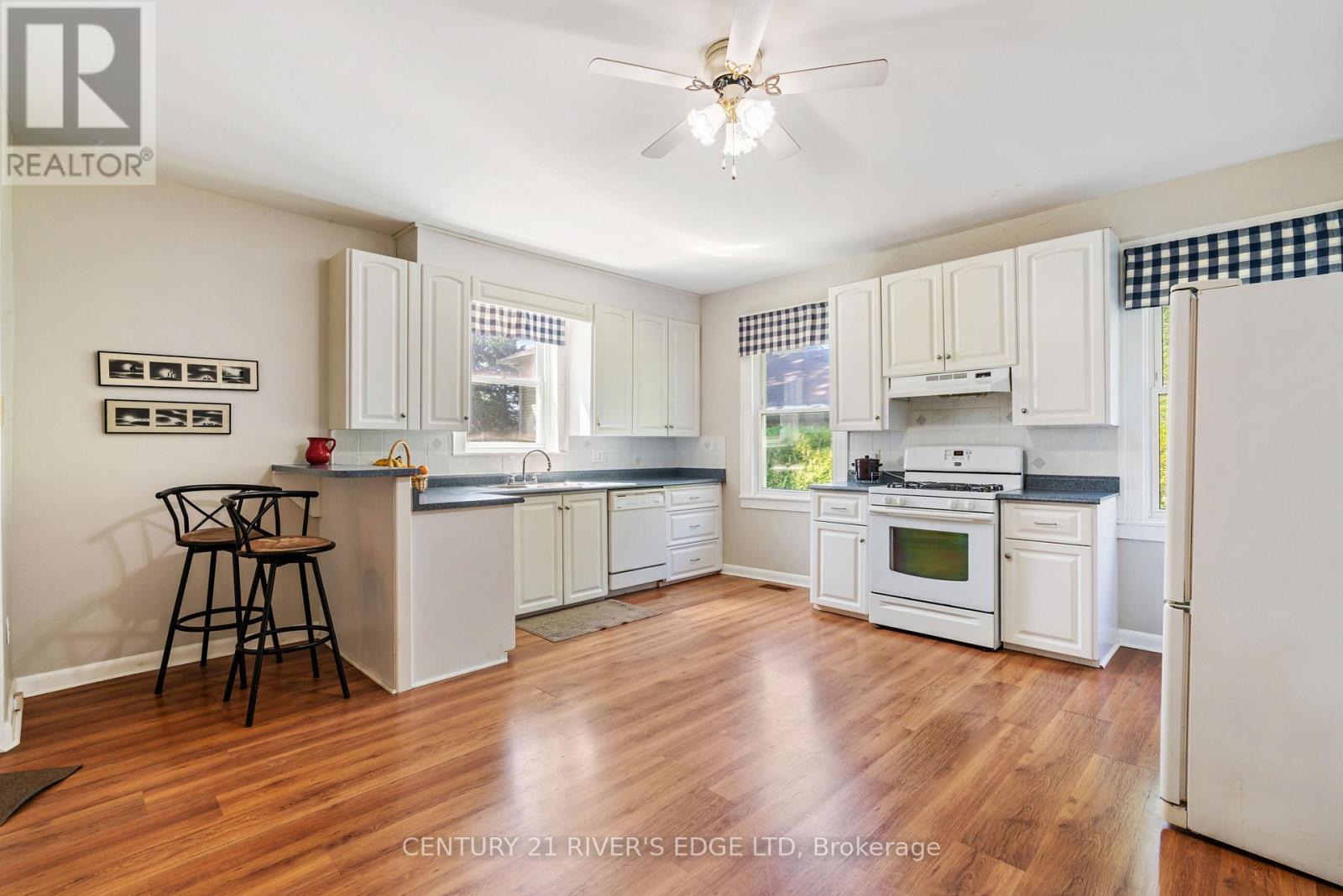 12084 Lakeshore Drive