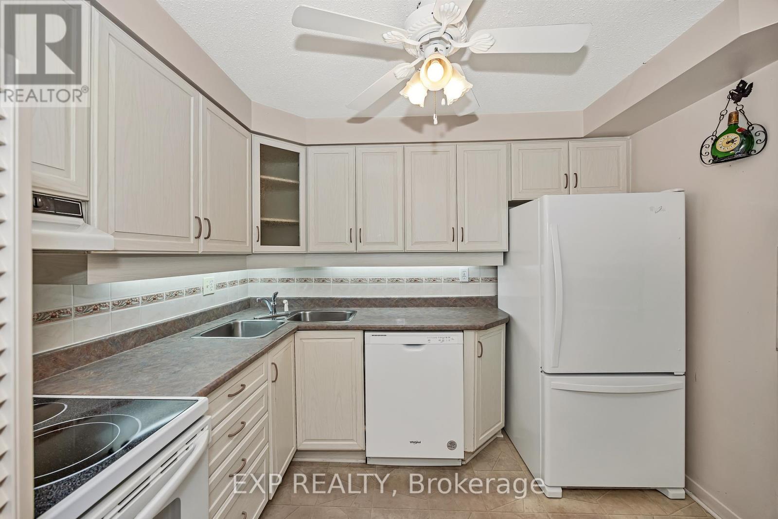 712 - 80 Sandcastle Drive