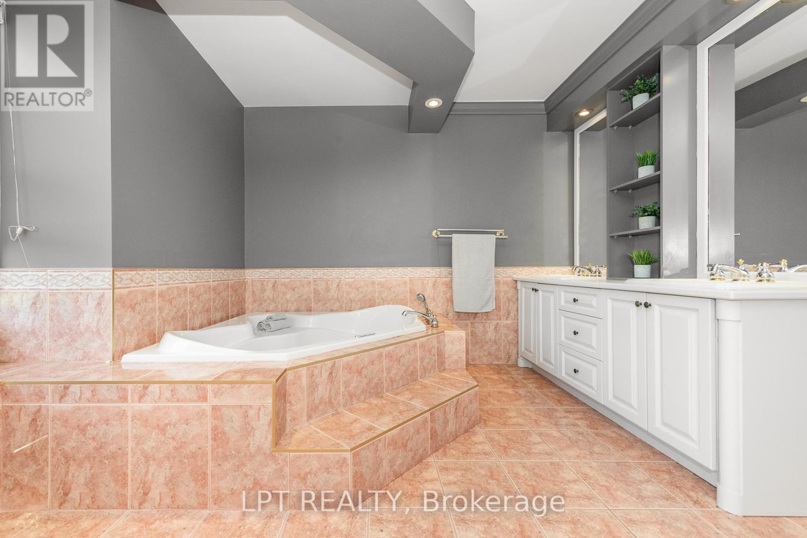 1329 Fontenay Crescent