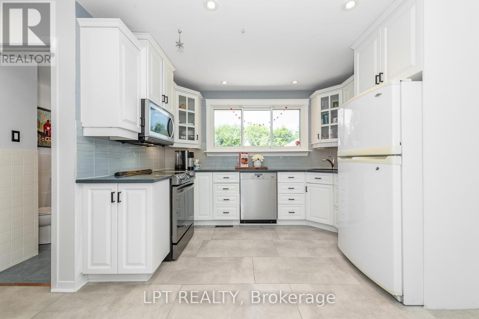 1329 Fontenay Crescent
