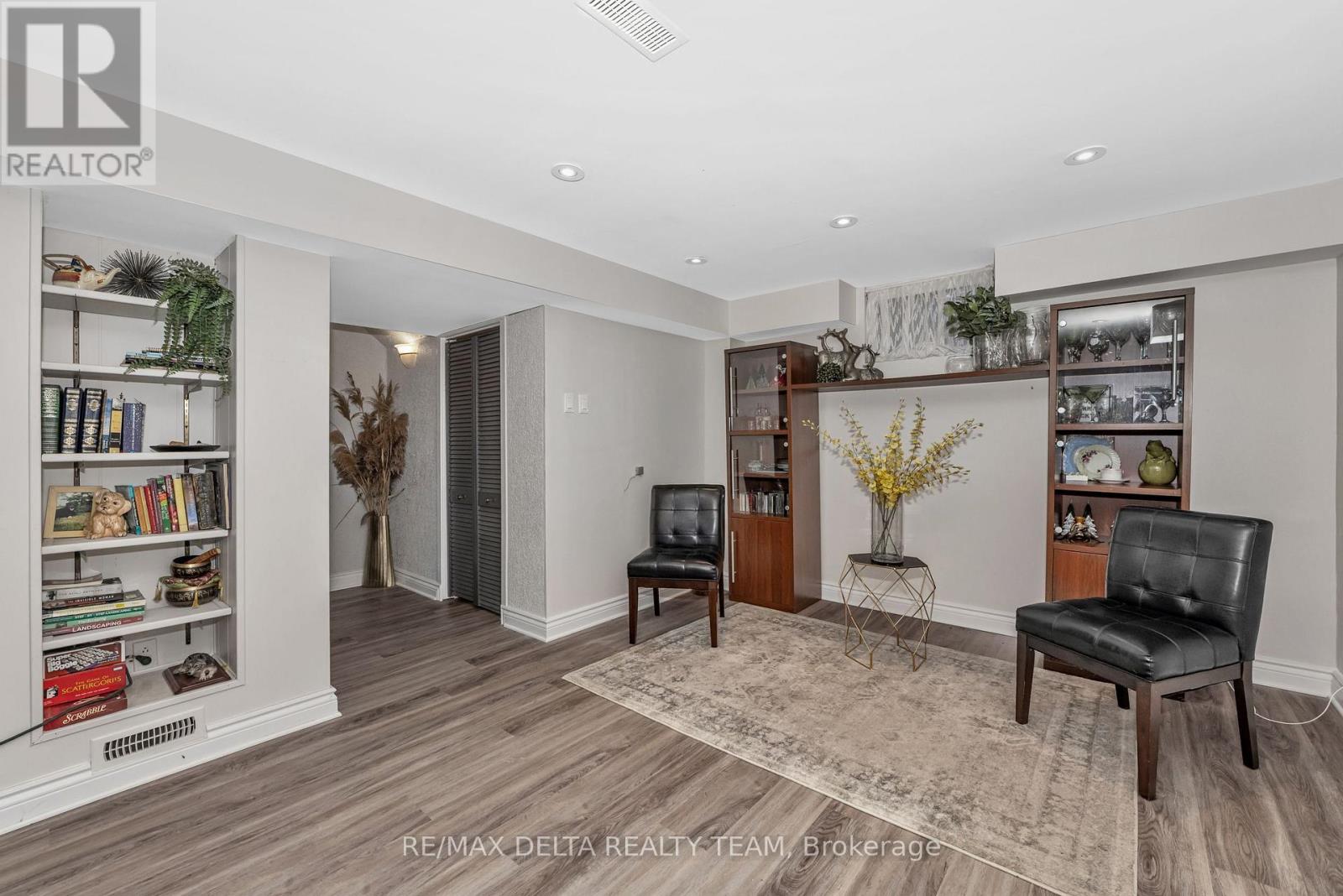61 Valewood Crescent