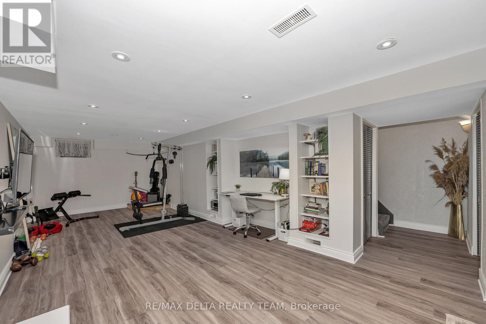61 Valewood Crescent