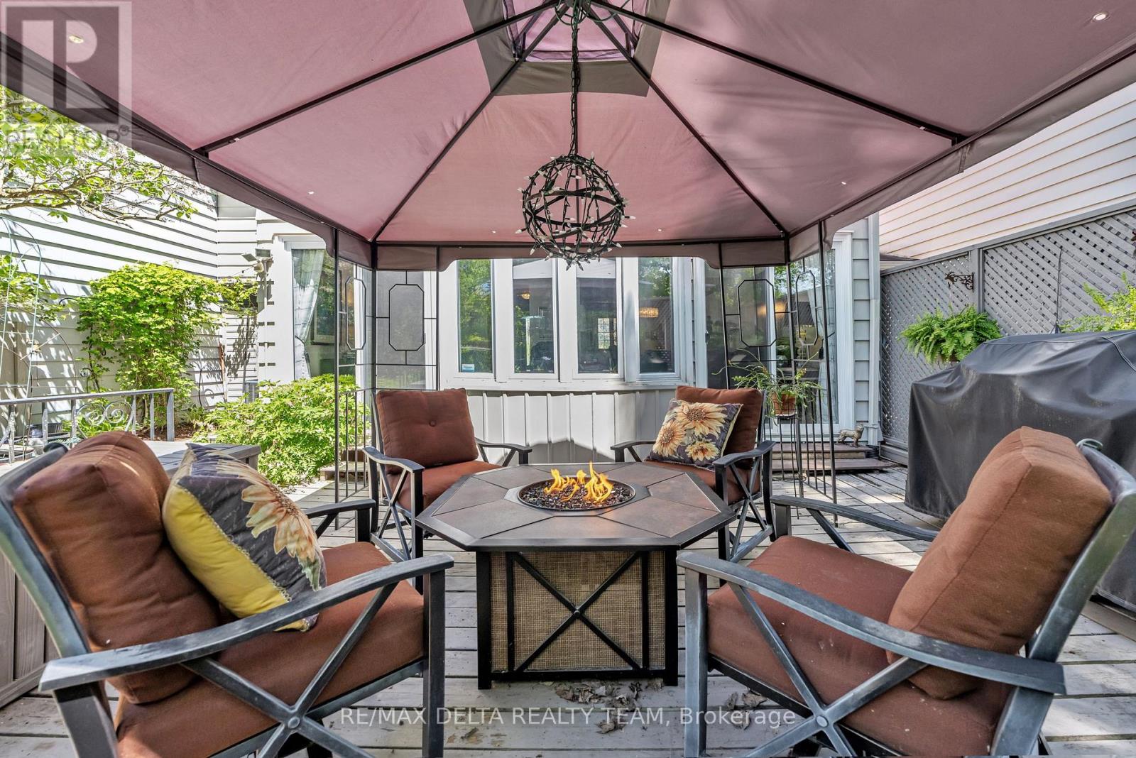 61 Valewood Crescent