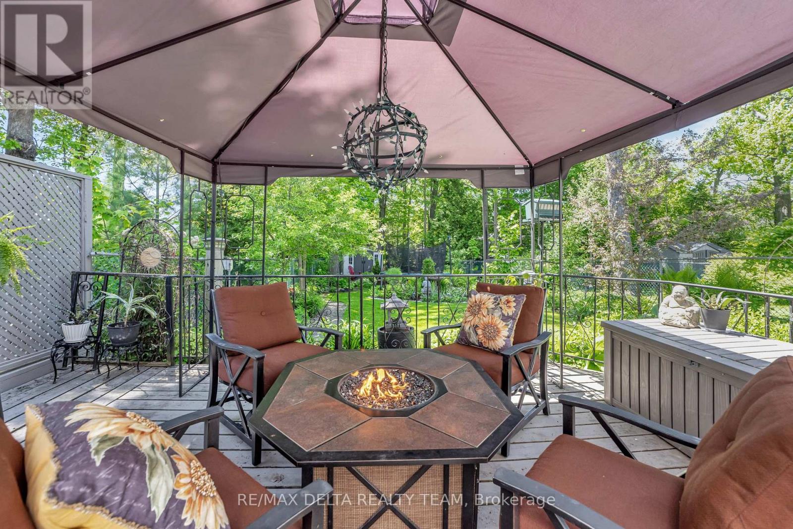 61 Valewood Crescent