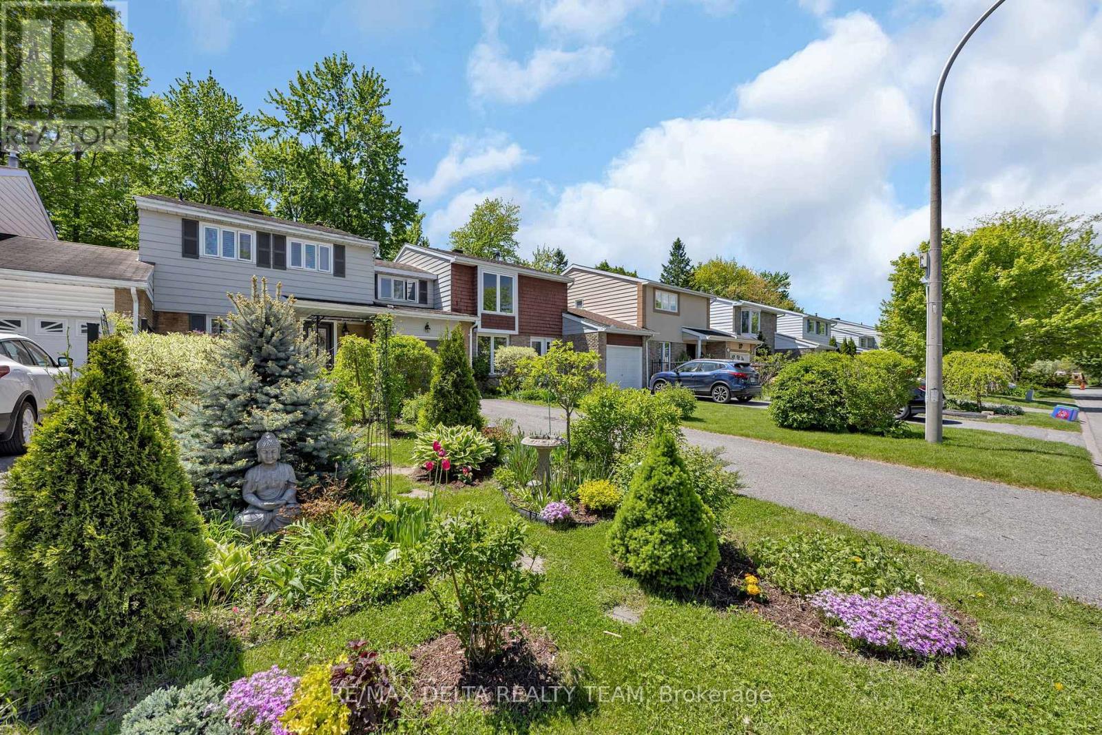 61 Valewood Crescent