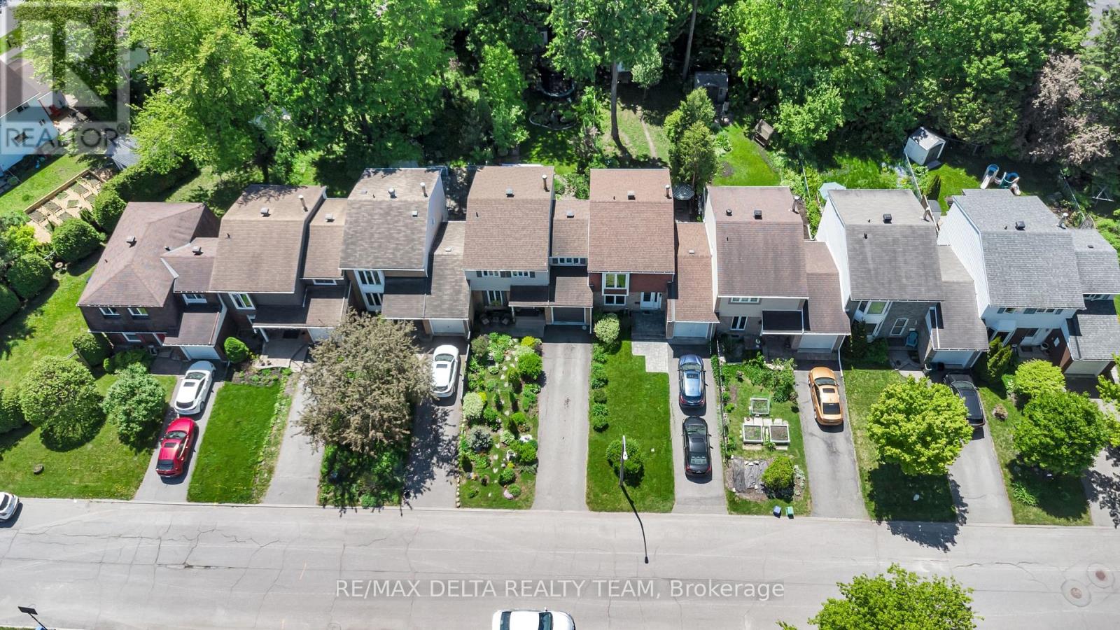 61 Valewood Crescent