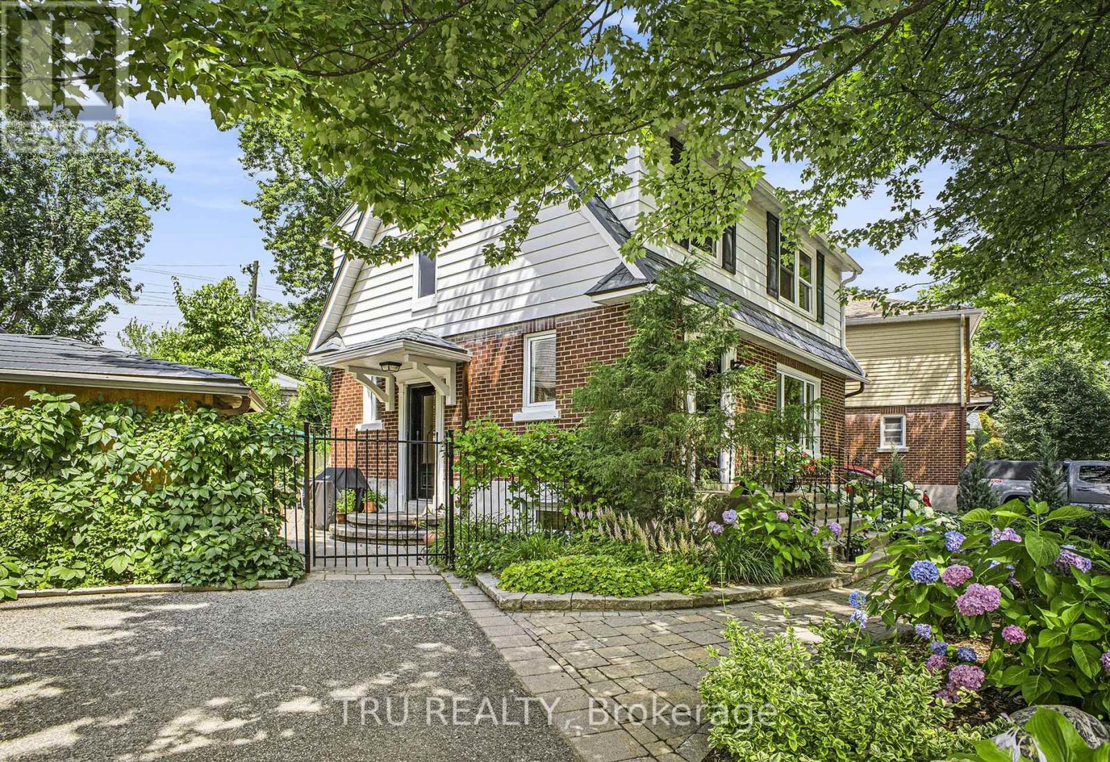 36 Bullock Avenue Ne