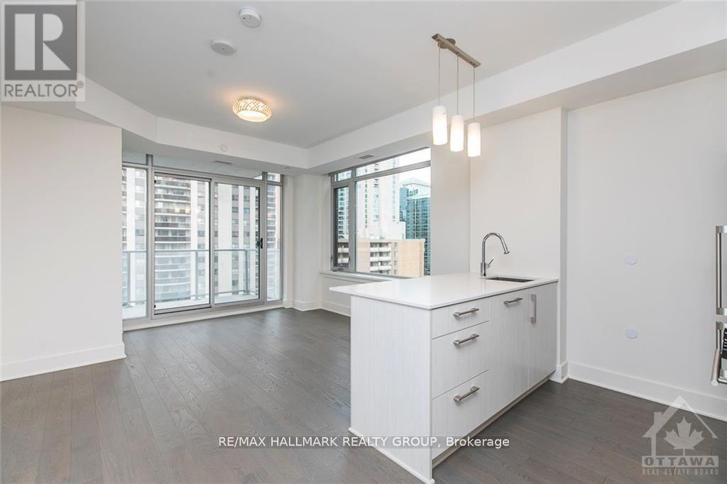 905 - 255 Bay Street, Ottawa