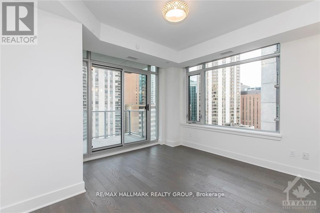 905 - 255 Bay Street, Ottawa