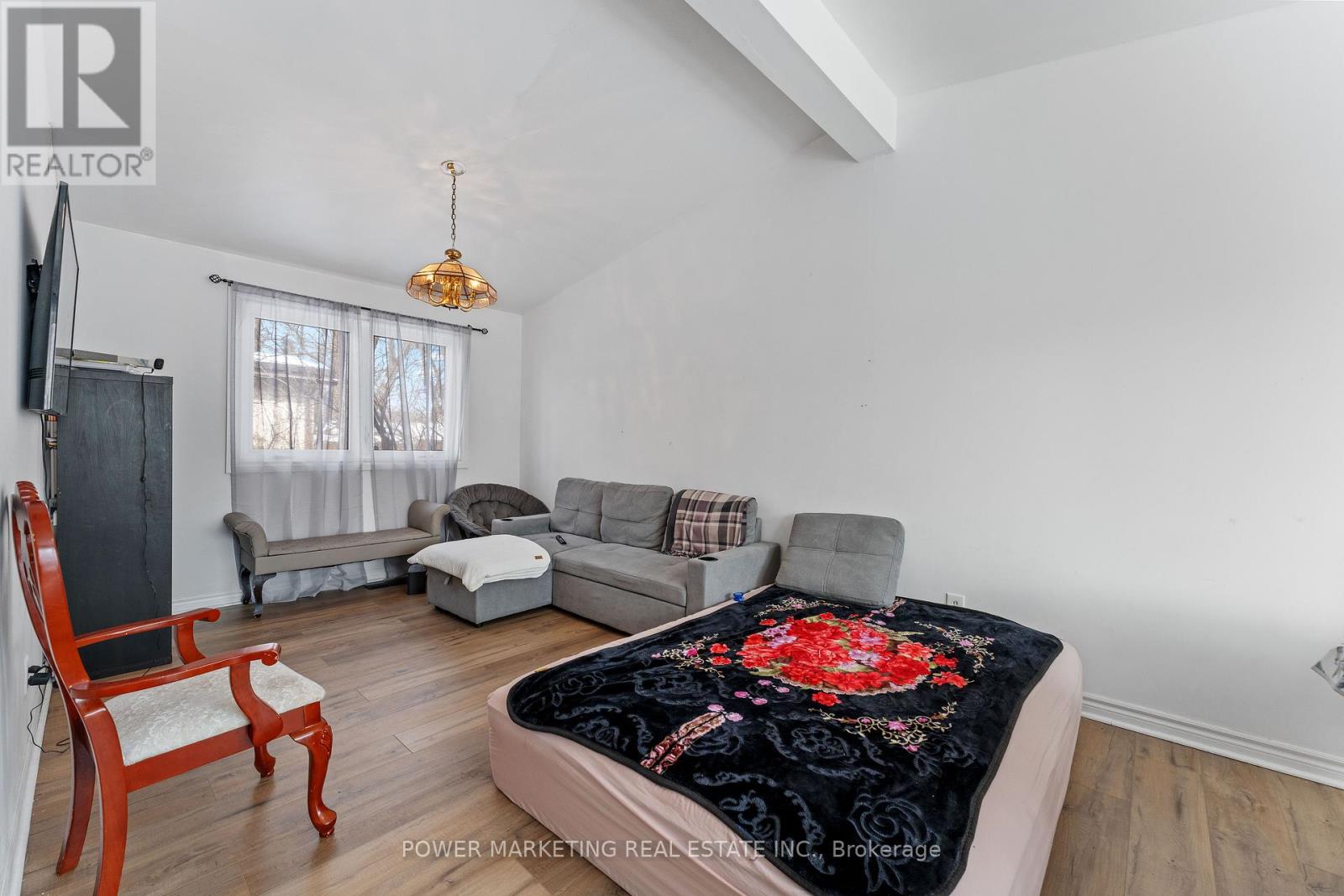 935 Goren Avenue