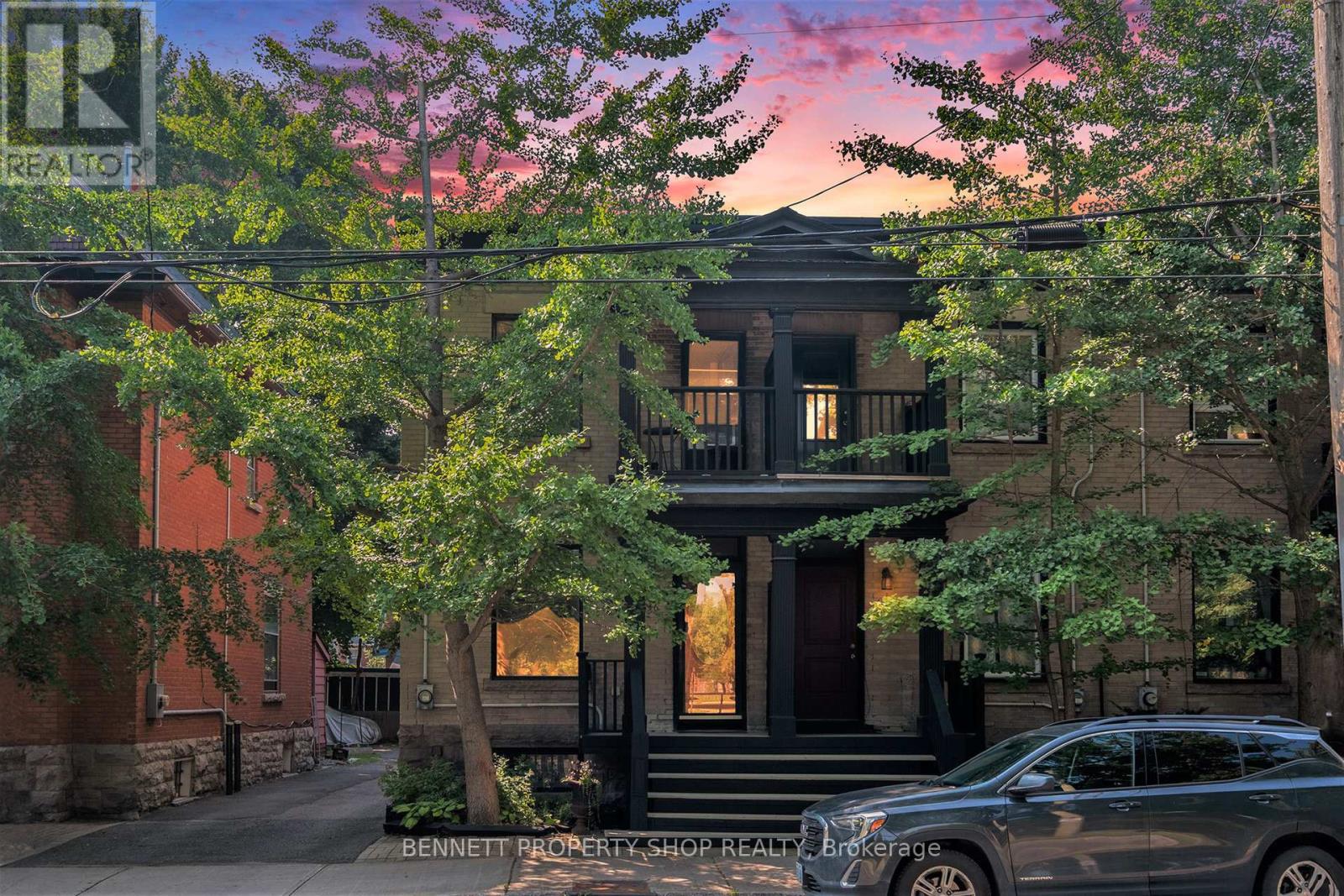 636 Gladstone Avenue