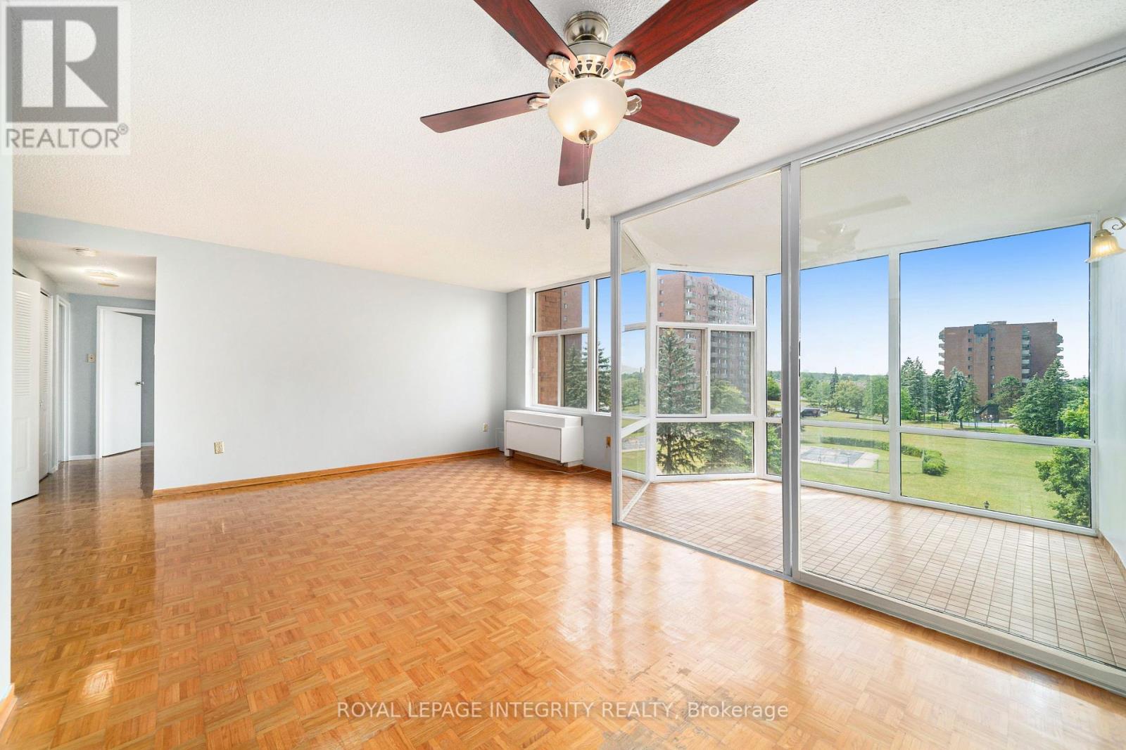 407 - 2759 Carousel Crescent