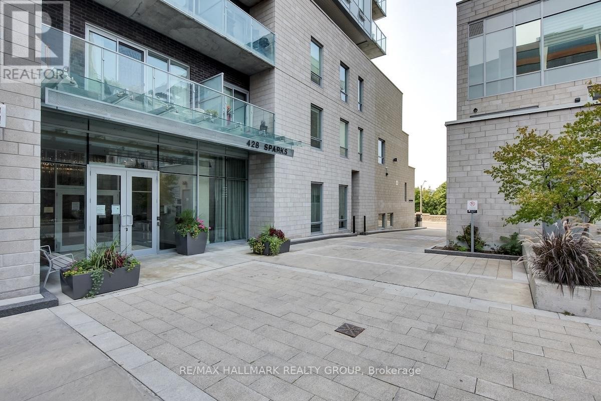 907 - 428 Sparks Street
