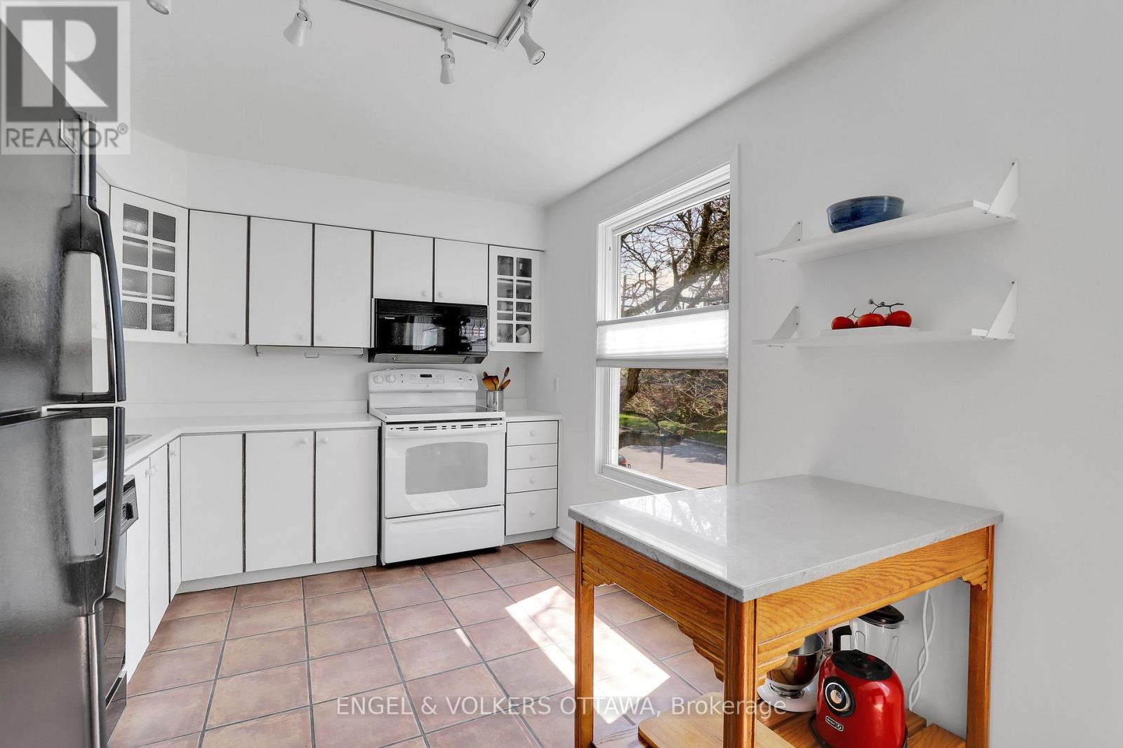 1089 Borden Side Road