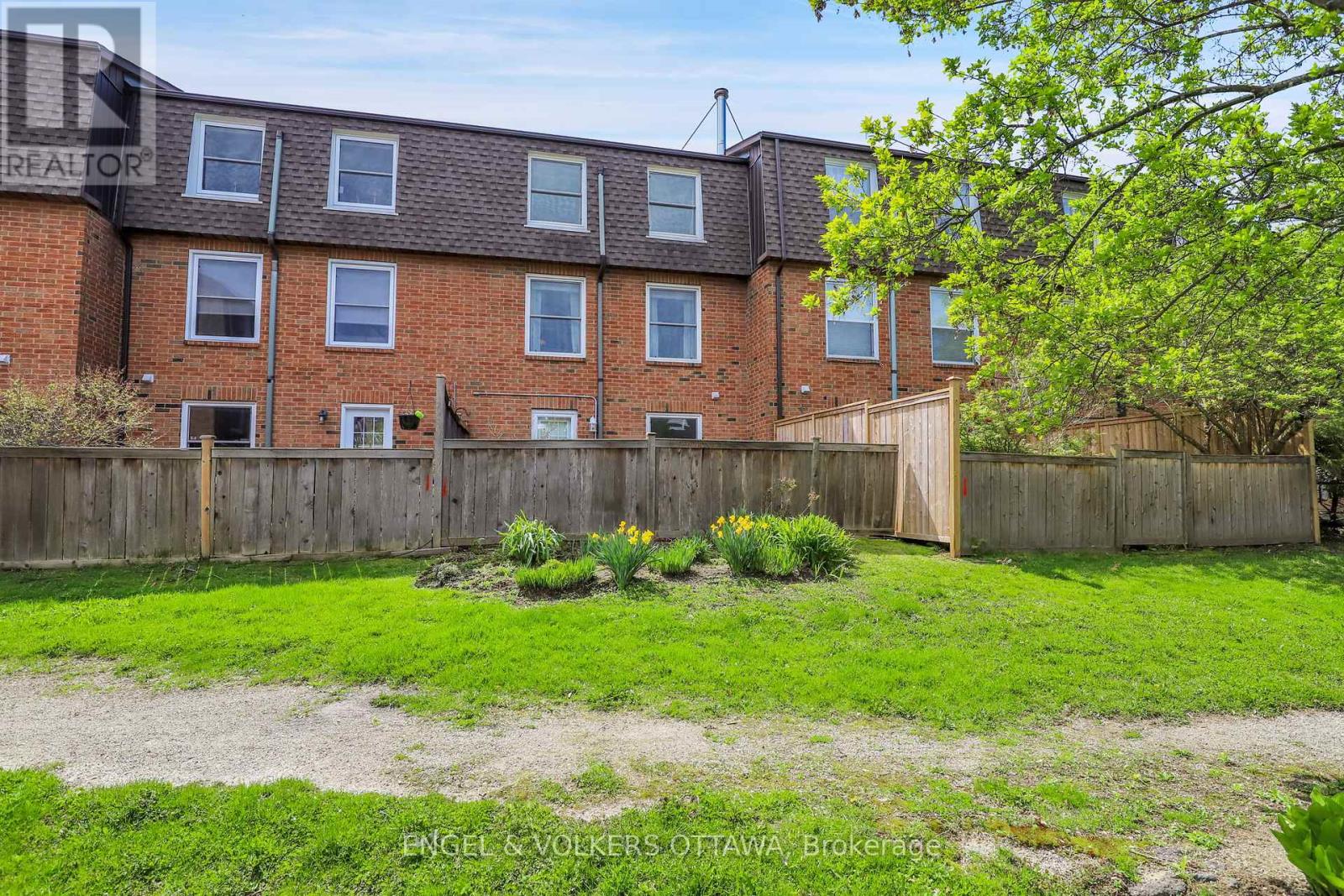 1089 Borden Side Road