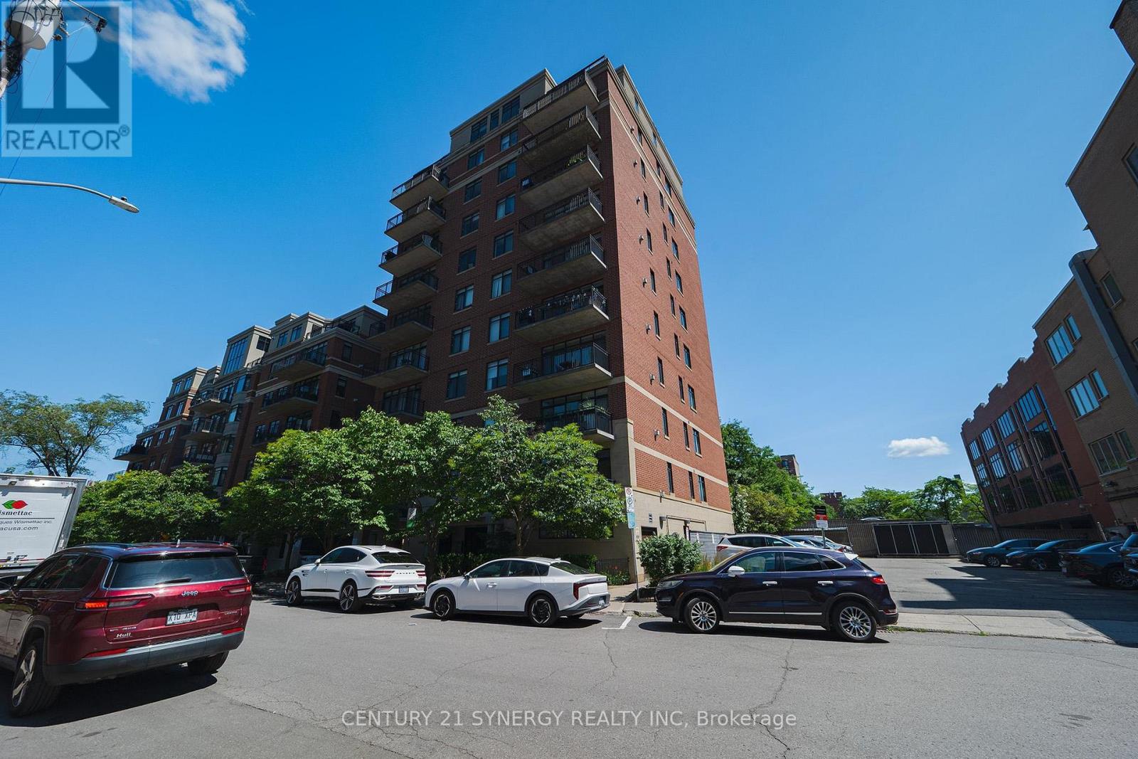 603 - 374 Cooper Street