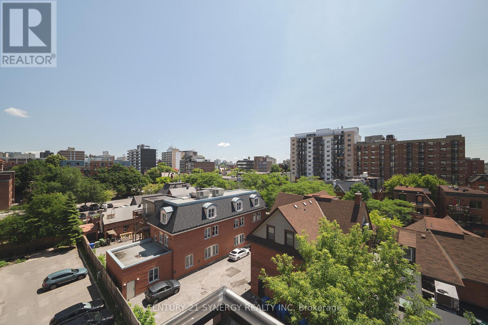 603 - 374 Cooper Street