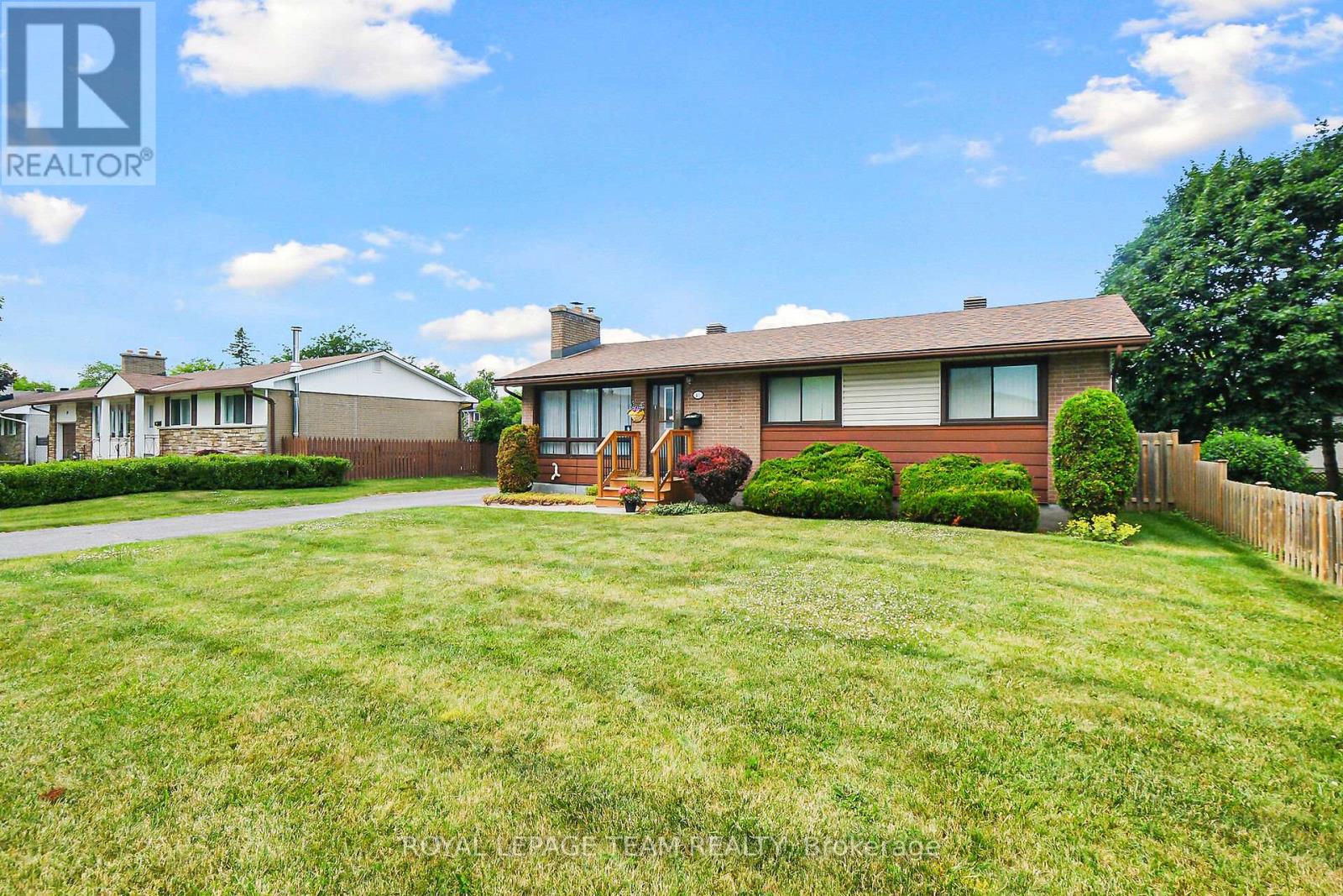 41 Viewmount Drive