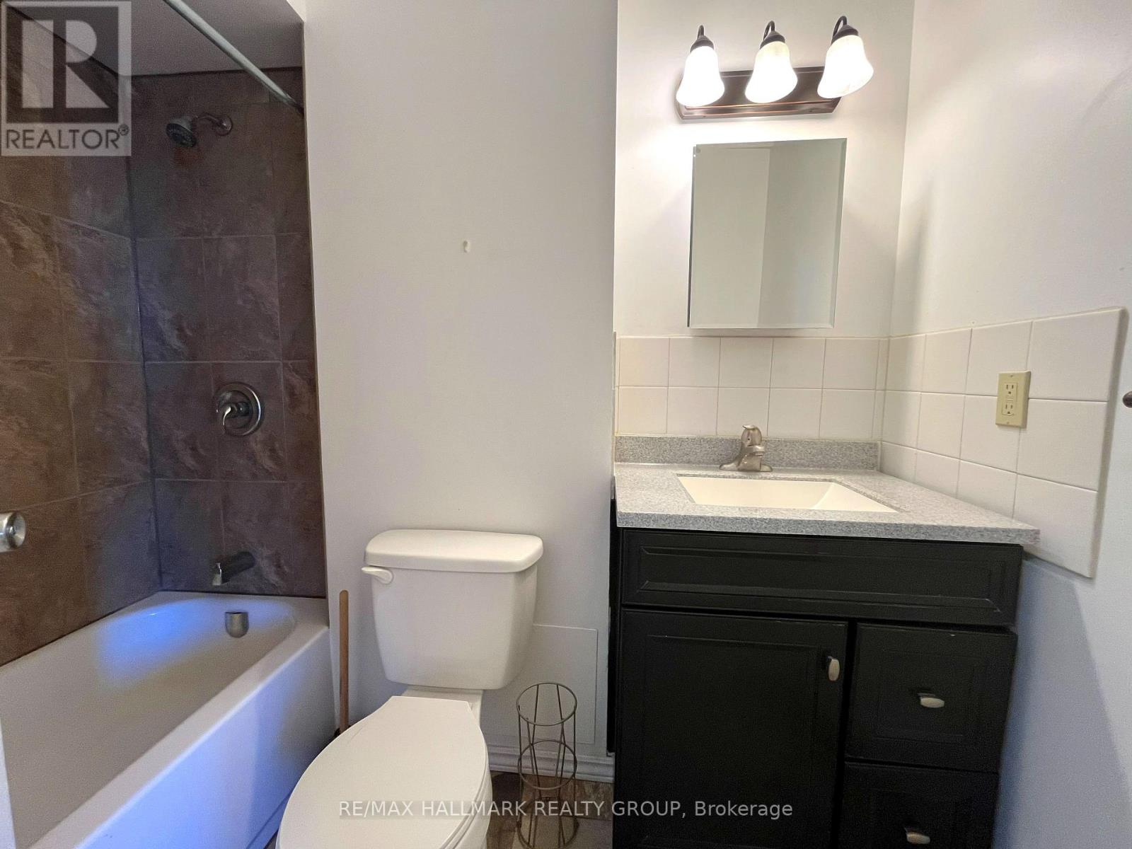 1015 - 20 Chesterton Drive