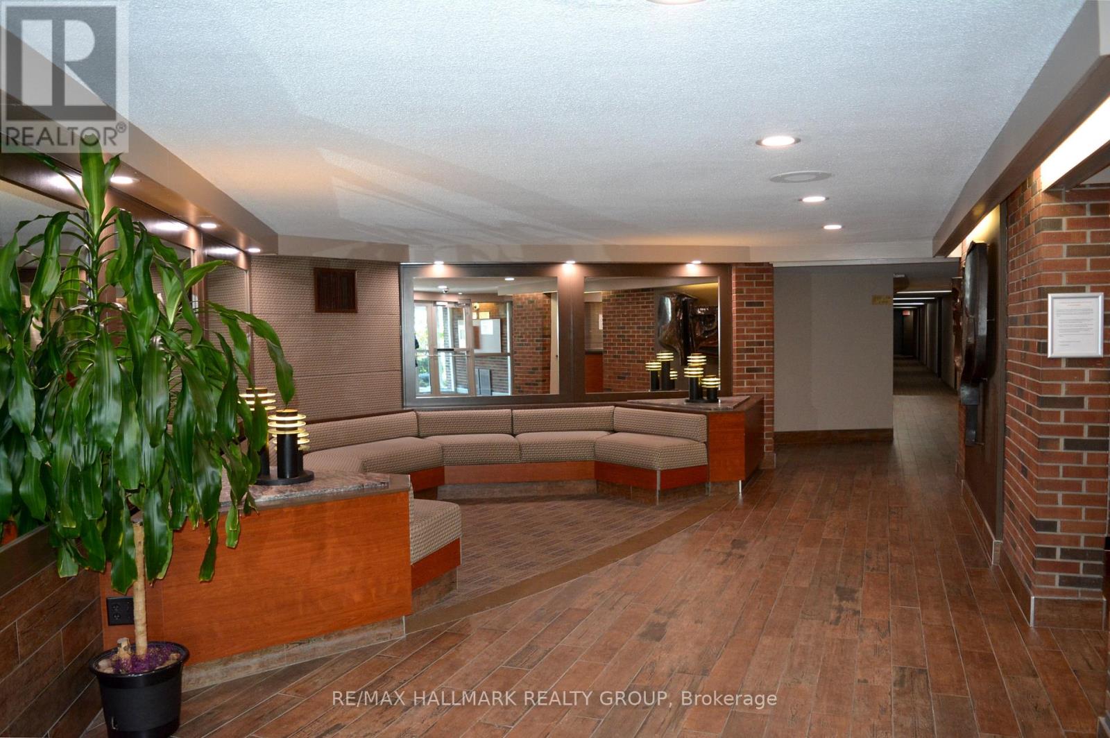 1015 - 20 Chesterton Drive