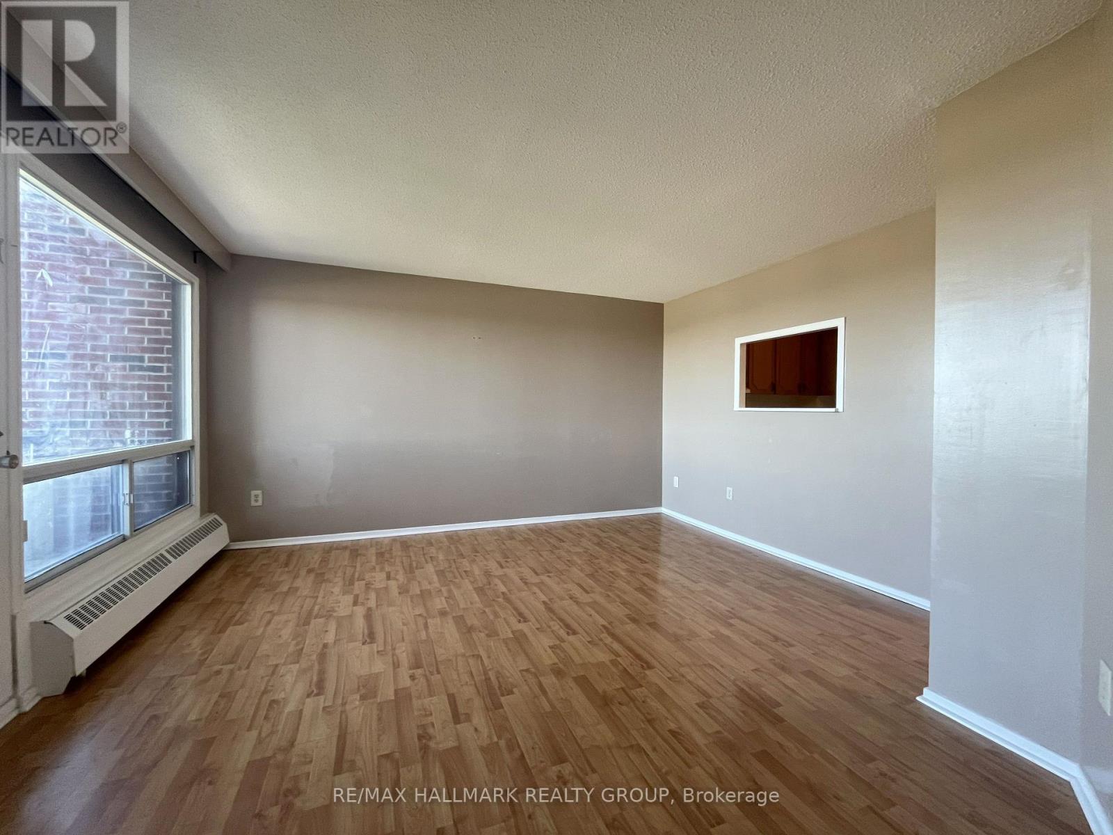 1015 - 20 Chesterton Drive